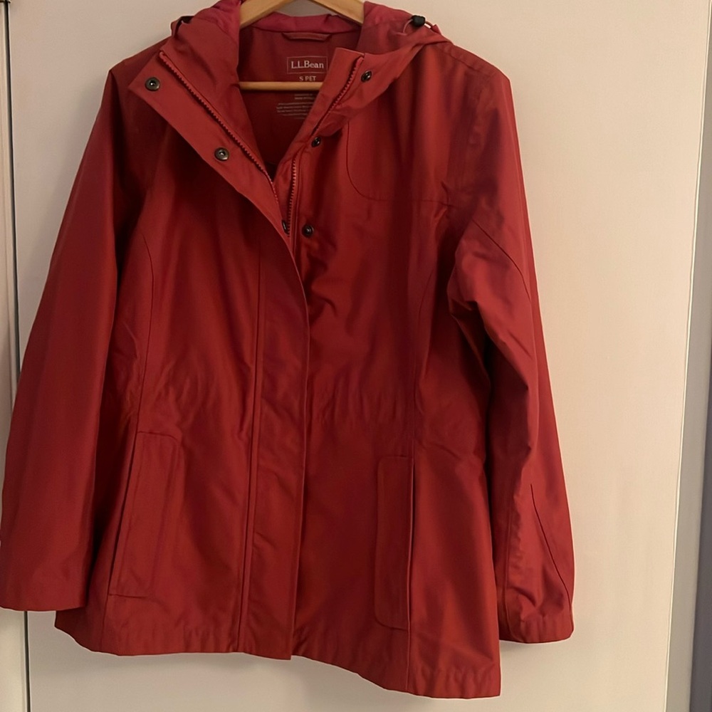 LL Bean H2OFF women’s rain jacket size S petite color burnt sienna